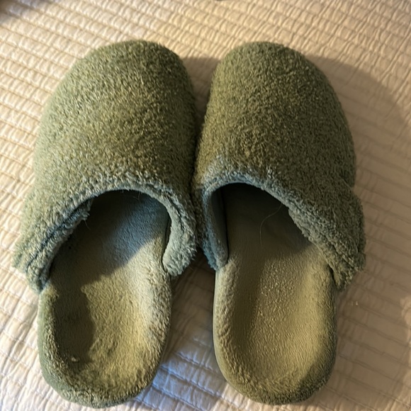 Vionic Gemma Mule Slippers. Color Green. Size: 8. - Picture 6 of 6